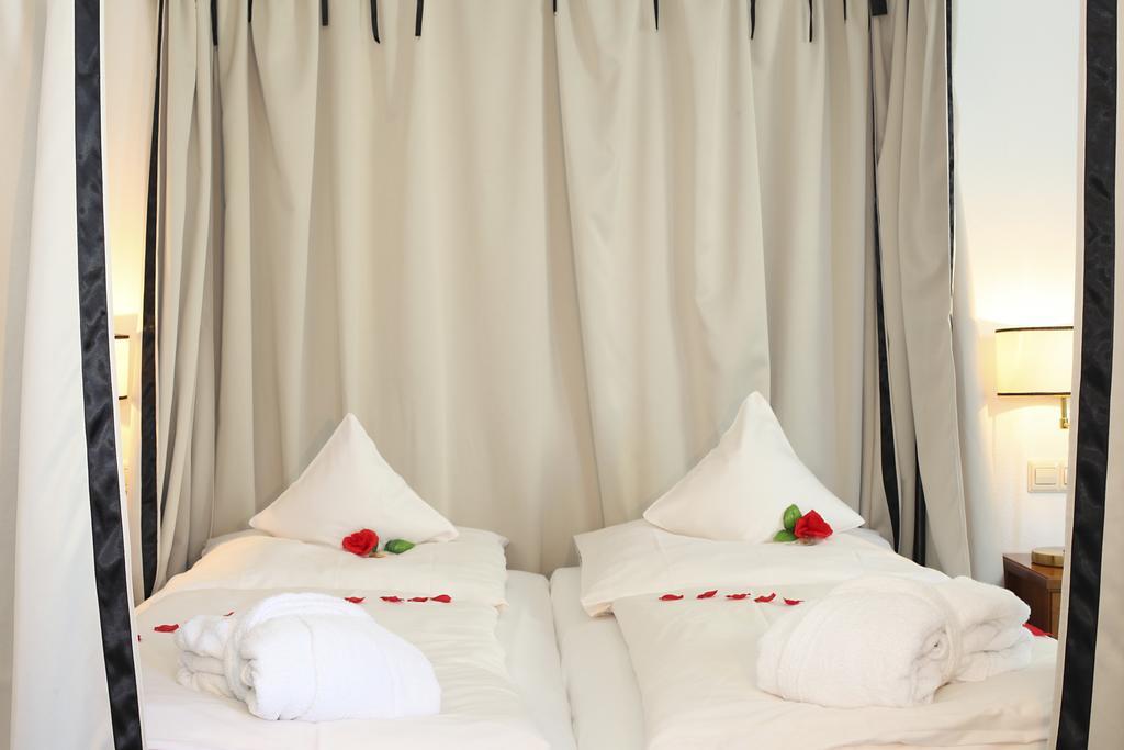 Romantik Hotel Johanniter-Kreuz Uberlingen Exteriör bild